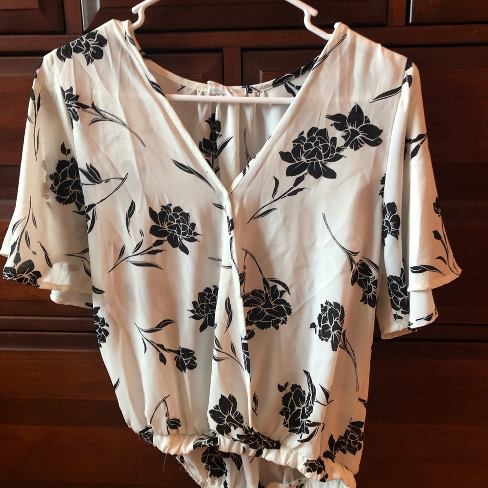 Sienna Sky wrap blouse cropped